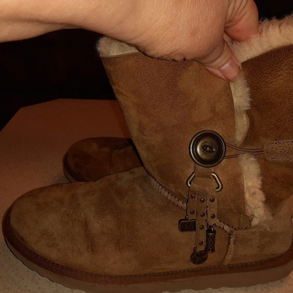Uggs Bailey Button 2 Sheepskin Brown Mid Calf 11
